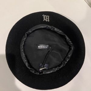 Misbhv hat
